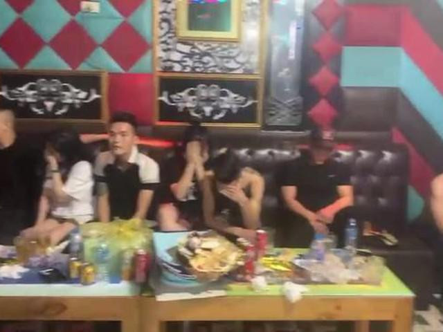 Pháp luật - Nhân thân "xấu" của kẻ tổ chức cuộc vui cho hàng chục dân chơi trong quán karaoke 34