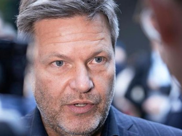 Thế giới - Phó Thủ tướng Đức tắm cực nhanh để tiết kiệm năng lượng