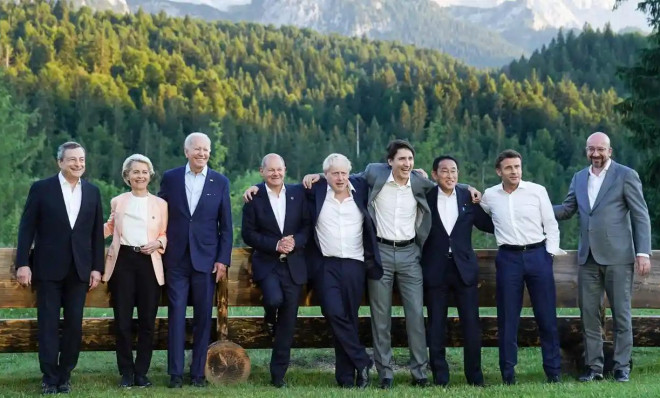 Các nhà lãnh đạo các nước G7 họp thượng đỉnh tại Munich (Đức). Ảnh: Guardian&nbsp;