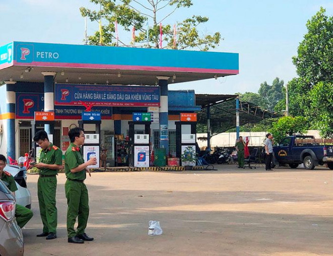 Lực lượng chức năng phong tỏa cây xăng Gia Khiêm Vũng tàu để phục vụ công tác điều tra.