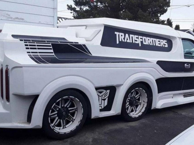 Ngắm xe - Chevrolet Avalance 2003 biến hình thành siêu xe Robot cực ngầu