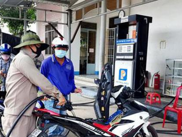 Thị trường - Tiêu dùng - Bão giá: Dân ''buộc bụng'', bớt mua thịt, cá... để tránh cháy túi