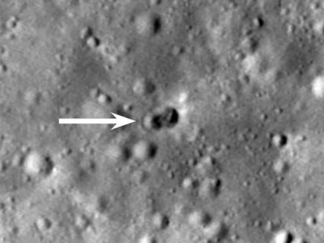 Công nghệ thông tin - NASA chụp được Mặt Trăng "thủng lỗ": Nghi do tên lửa Trung Quốc