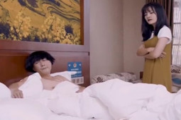 Clip hài hước - Chàng trai làm "chuyện mất mặt" trong nhà nghỉ khiến cô gái nổi giận