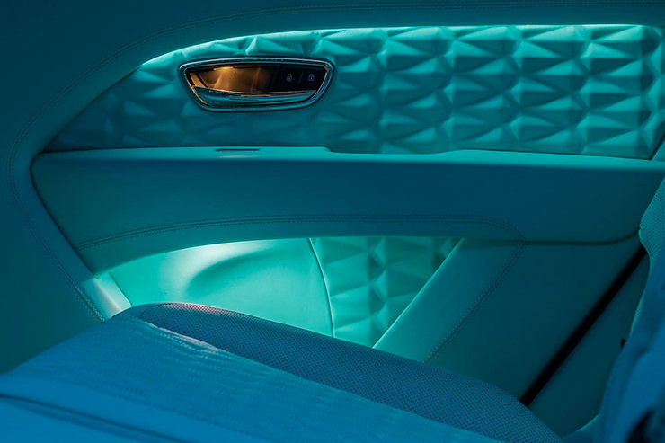Bentley Bentayga Speed ​​Feroza Edition lột xác qua gói nâng cấp từ hãng Mansory - 7