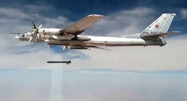 Tên lửa hành trình tầm xa Kh-101 được Nga trang bị trên các oanh tạc cơ chiến lược như Tu-95MS và Tu-160.