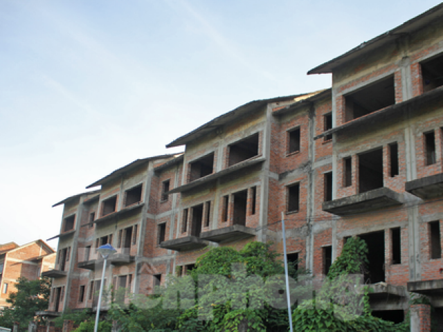 Kinh doanh - Cận cảnh biệt thự ''hóa rừng'' trong khu đô thị sinh thái Xuân Phương mà Hà Nội vừa yêu cầu rà soát