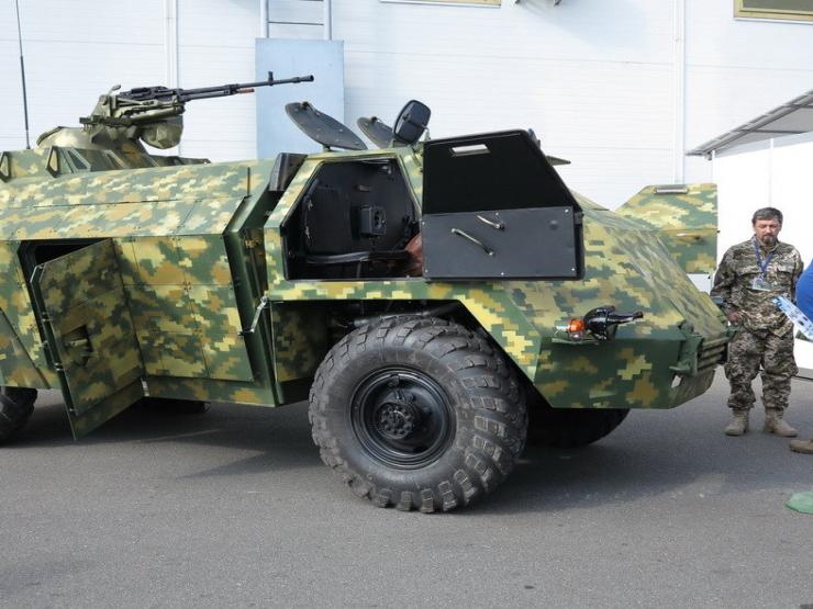 Thế giới - Xe bọc thép "cực hiếm" Ruồi Trâu của Ukraine xuất trận