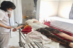 Sức khỏe đời sống - Dùng thuốc nam trị bỏng, thiếu nữ 16 tuổi suýt bị hỏng chân