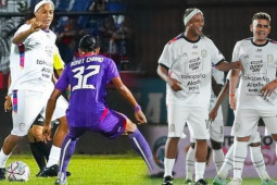 Bóng đá - Ronaldinho đá giải ở Indonesia: Cầu thủ bị tố &quot;đấu kungfu&quot; làm Rô vẩu khiếp sợ