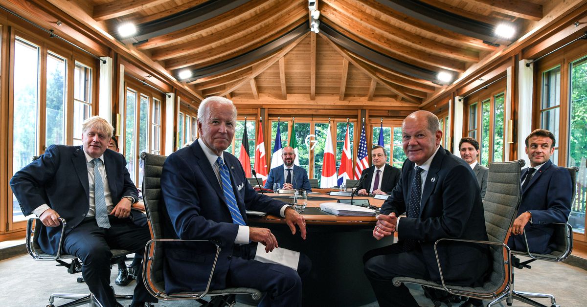 Tổng thống Mỹ Biden và các nhà lãnh đạo của G7 nhóm họp ở Đức (ảnh: Reuters)