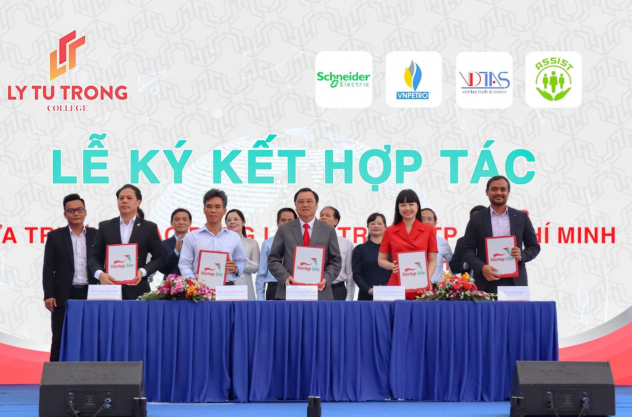 Schneider Electric Việt Nam hỗ trợ đào tạo kỹ thuật Trường Cao đẳng Lý Tự Trọng TP. HCM - 1