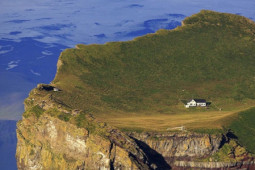 Du lịch - 7 hòn đảo hoang kỳ dị trên thế giới