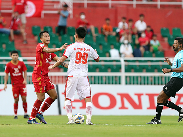 SAO U23 Việt Nam nổi nóng với cầu thủ Campuchia ở giải châu Á