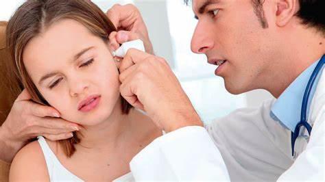 Bệnh viêm tai giữa nếu không điều trị kịp thời có thể dẫn đến nhiều biến chứng nguy hiểm.