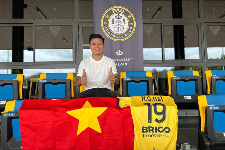 Hình ảnh mới nhất của Quang Hải tại Pau FC