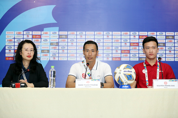 Trợ lý Đặng Thanh Phương cho biết mục tiêu của Viettel là giành 3 điểm trước Hougang United.