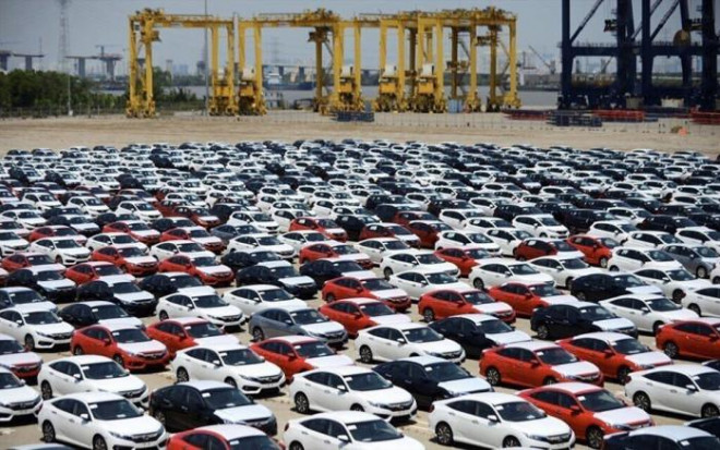 Hàng ngàn ô tô nhập khẩu diện quà biếu, tặng về Việt Nam trong 6 năm qua. Ảnh minh hoạ
