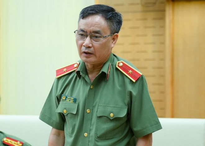 Thiếu tướng Trần Thanh trả lời tại buổi họp báo