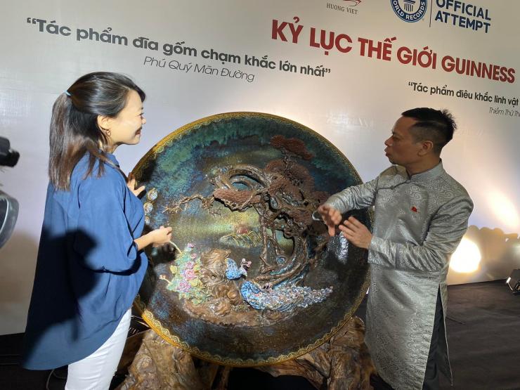 Tin tức trong ngày - Nghệ nhân gốm Việt Nam đầu tiên đạt kỷ lục Guinness Thế giới