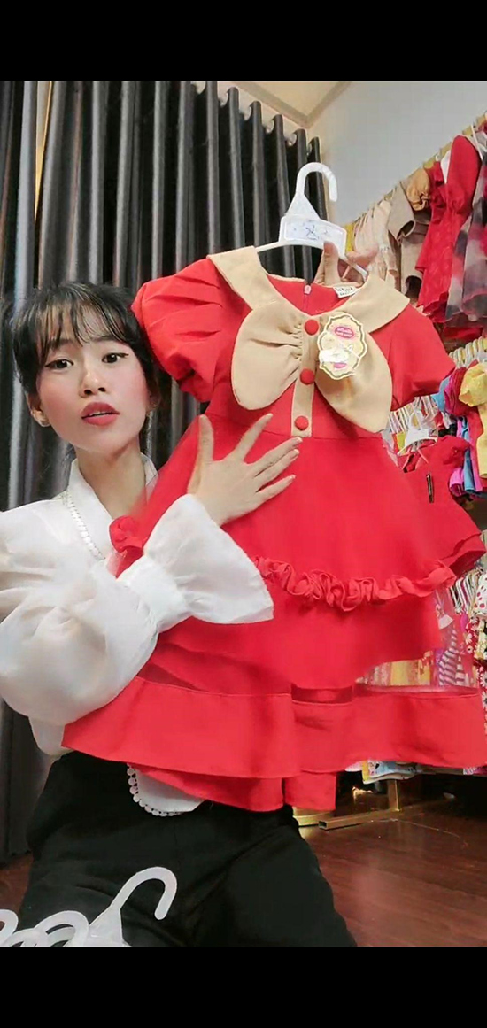 Ngoài kênh bán hàng trực tiếp truyền thống, Ngô Hiền Bibi đẩy mạnh việc tiếp cận khách hàng qua các nền tảng trực tuyến.