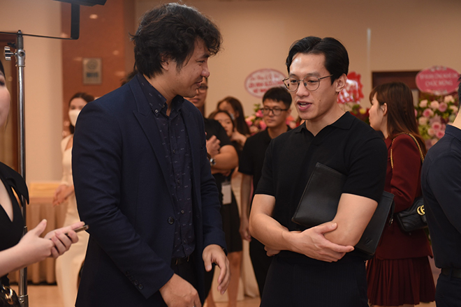 Ông Nhật (trái) đánh giá blockchain là một nền tảng mở để các công tiếp cận và phát triển công nghệ mới một cách hiệu quả.