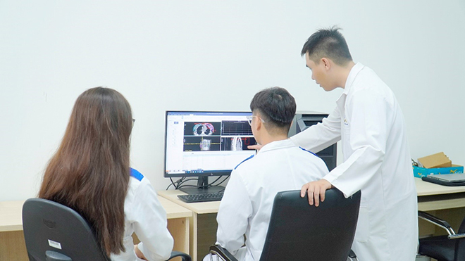 Sinh viên Vật lý Y khoa thực hành lập kế hoạch xạ trị