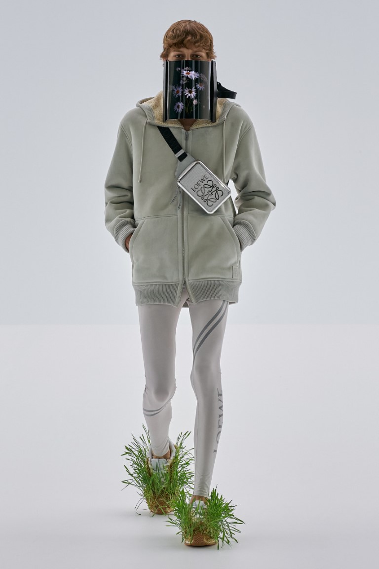 Loewe gây sốc với thiết kế Xuân Hè kết hợp thiên nhiên táo bạo - 10