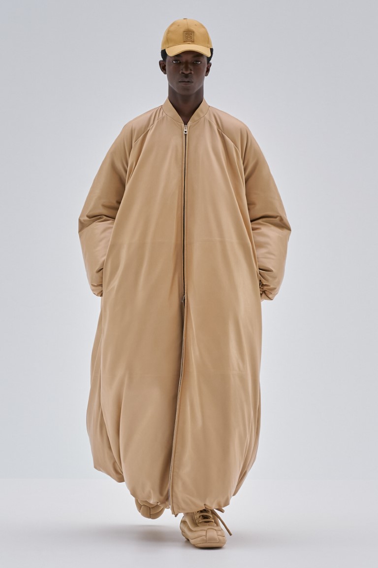 Loewe gây sốc với thiết kế Xuân Hè kết hợp thiên nhiên táo bạo - 13