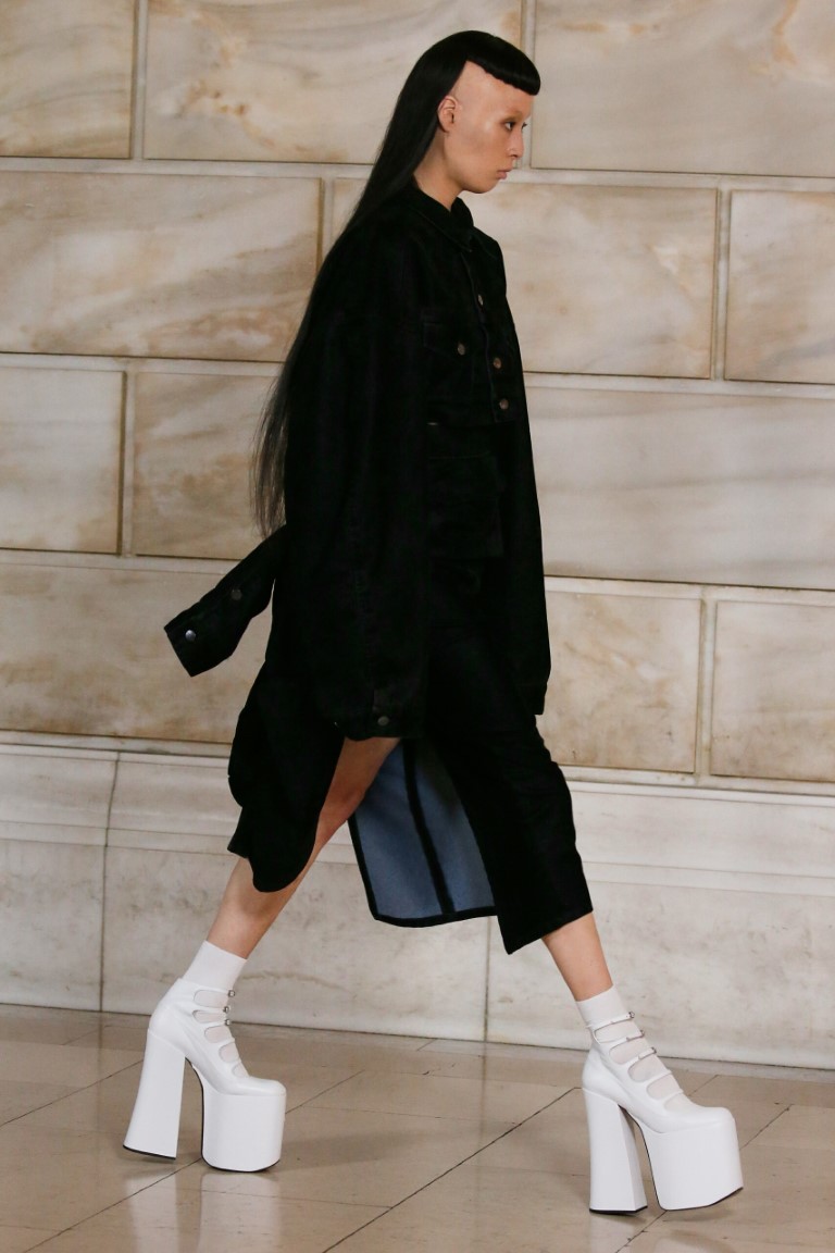 Marc Jacobs mùa Thu 2022 ấn tượng và kỳ ảo - 18