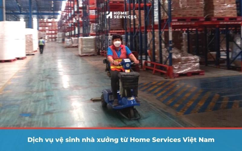Sự chuyên nghiệp trong dịch vụ vệ sinh của Home Services Việt Nam đến từ đội ngũ nhân sự có chuyên môn cùng sự hỗ trợ của máy móc hiện đại