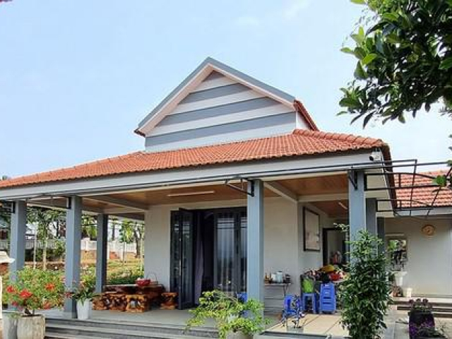 Tin tức trong ngày - Phó bí thư huyện xây 'trang trại kiểu mẫu' trên đất chưa có sổ