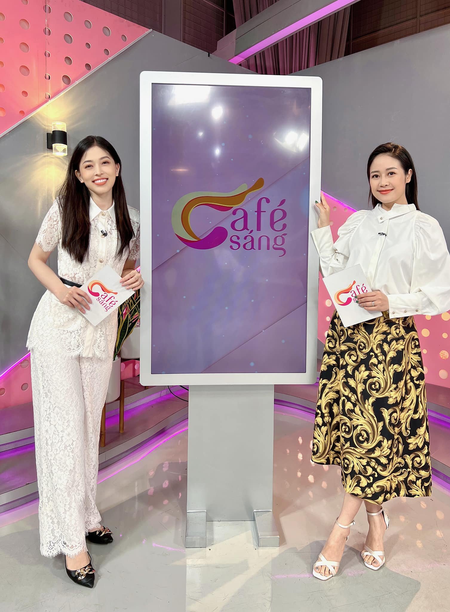 Á hậu Phương Nga cùng "tiền bối" Phí Linh dẫn Café sáng với VTV3