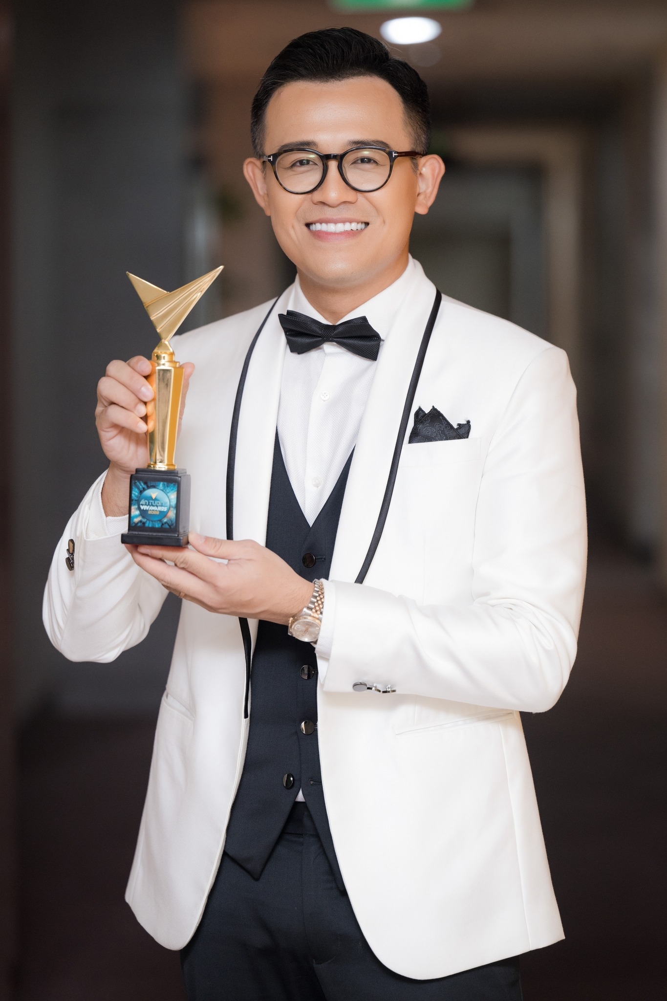 MC Bùi Đức Bảo giành chiến thắng "BTV dẫn chương trình ấn tượng" tại VTV Awards 2022