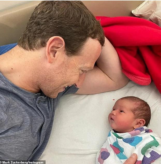 Zuckerberg bên cô con gái thứ 3.