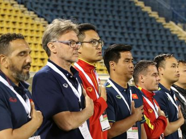 U-23 Việt Nam hồi hộp giữ vàng SEA Games