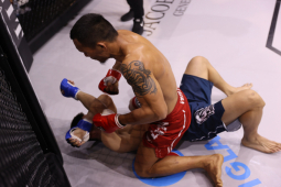 Thể thao - Trần Quang Lộc đấm như "giã gạo" thắng "Rồng Trung Hoa" Lý Tiểu Long