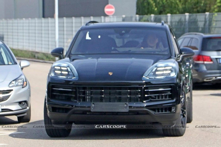 Porsche Cayenne 2024 lộ thiết kế nội thất với màn hình trải dài hết táp lô - 9