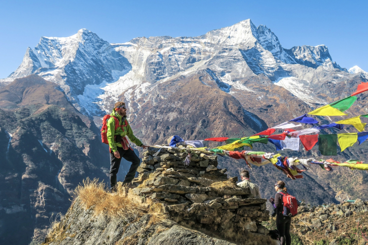Mặc dù hành trình đến Trại Căn cứ Everest, Nepal khá đơn giản, nhưng bạn phải luyện tập trước khi khởi hành. Bạn cần chuẩn bị tâm lý sẵn sàng để đi bộ trong 14 ngày, với khoảng 4-5 giờ trên địa hình đồi núi, một số đoạn dốc có độ cao 600m.
