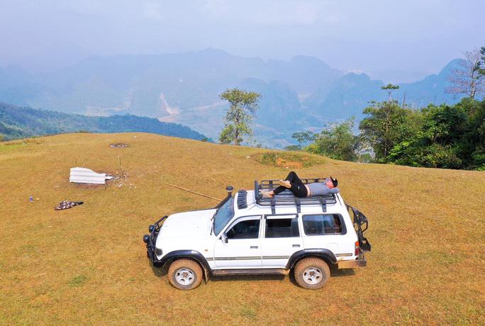 Du khách thảnh thơi thả hồn giữa khung cảnh thiên nhiên đẹp mê đắm lòng người