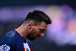 PSG thua đau: Messi bị fan la ó dữ dội, tức tối bỏ vào đường hầm