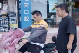 Clip hài hước - Nhẹ dạ cả tin anh chàng bị kẻ gian "lột sạch" không còn thứ gì