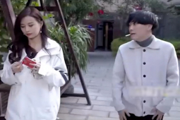 Clip hài hước - Chàng trai mượn nhờ bật lửa "vớ" ngay được vợ