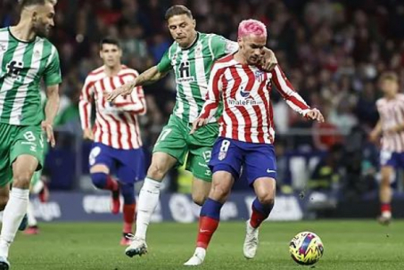 Video bóng đá Atletico Madrid - Real Betis: Người hùng phút 86, bám đuổi Real (La Liga)