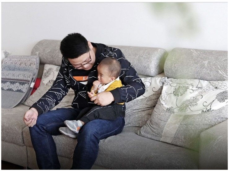 Nhiều người đàn ông ở Trung Quốc đang học cách trở thành người chồng, người cha mẫu mực.