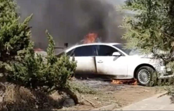 Lái xe Audi đến nghĩa trang thanh minh, người đàn ông nhận cái kết cay đắng - 1