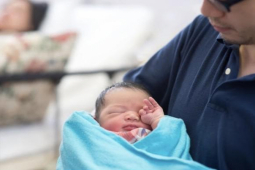 Tin tức trong ngày - Đề xuất nam giới nghỉ thai sản 1 tháng, Bộ LĐ-TB&amp;XH nói gì?