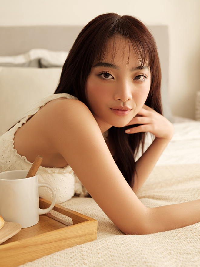 Dù từng là du học sinh Úc và có vốn tiếng Anh khá tốt, nhưng Quinn Trúc Trần vẫn gặp không ít khó khăn khi làm việc cùng ekip Hollywood