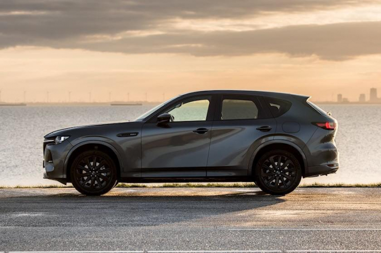 Nhà sản xuất ô tô Nhật Bản luôn quan tâm đến sự hài hòa của không gian trống và những đường cong cân đối. Ảnh: Carbuzz.