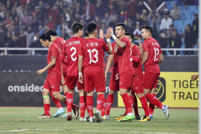 Tuyển Việt Nam cần gạt bỏ tâm lý ngại chạm trán Thái Lan ở VCK Asian Cup 2023. Ảnh: HOÀNG TRIỀU